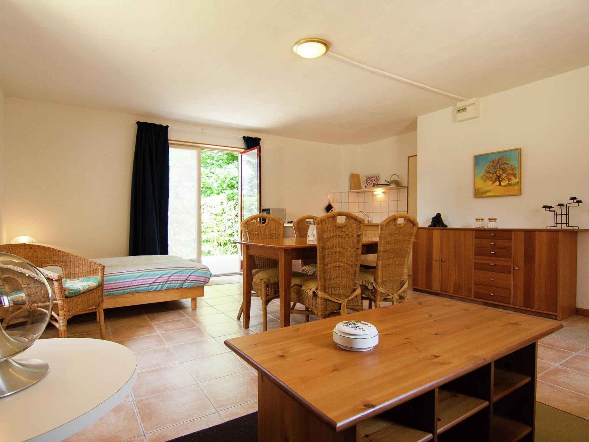 Appealing Apartment In Vezac With Swimming Pool Beynac-et-Cazenac Eksteriør bilde