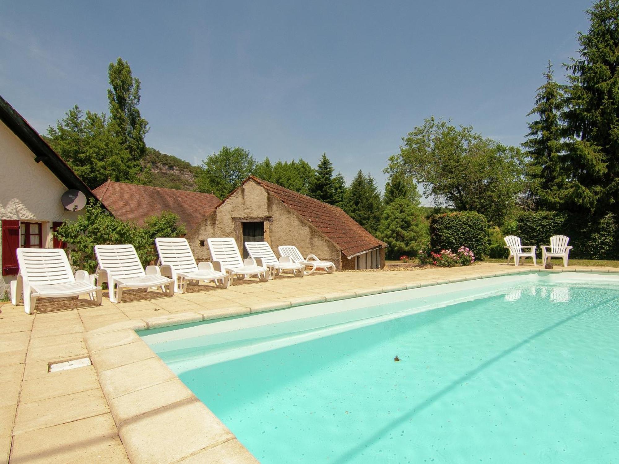 Appealing Apartment In Vezac With Swimming Pool Beynac-et-Cazenac Eksteriør bilde
