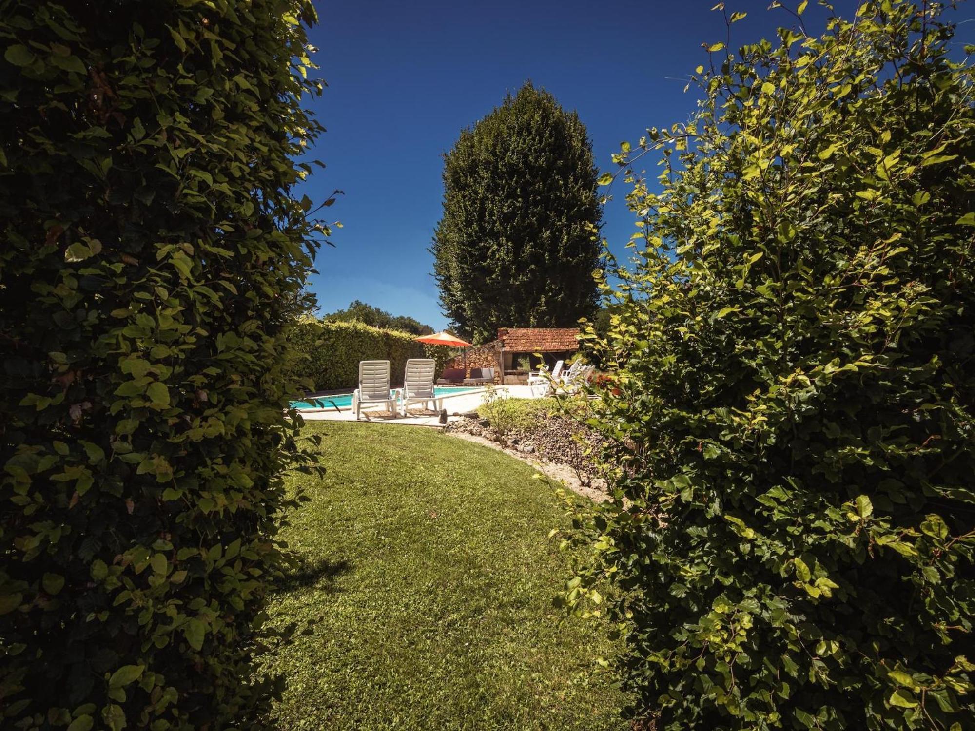Appealing Apartment In Vezac With Swimming Pool Beynac-et-Cazenac Eksteriør bilde