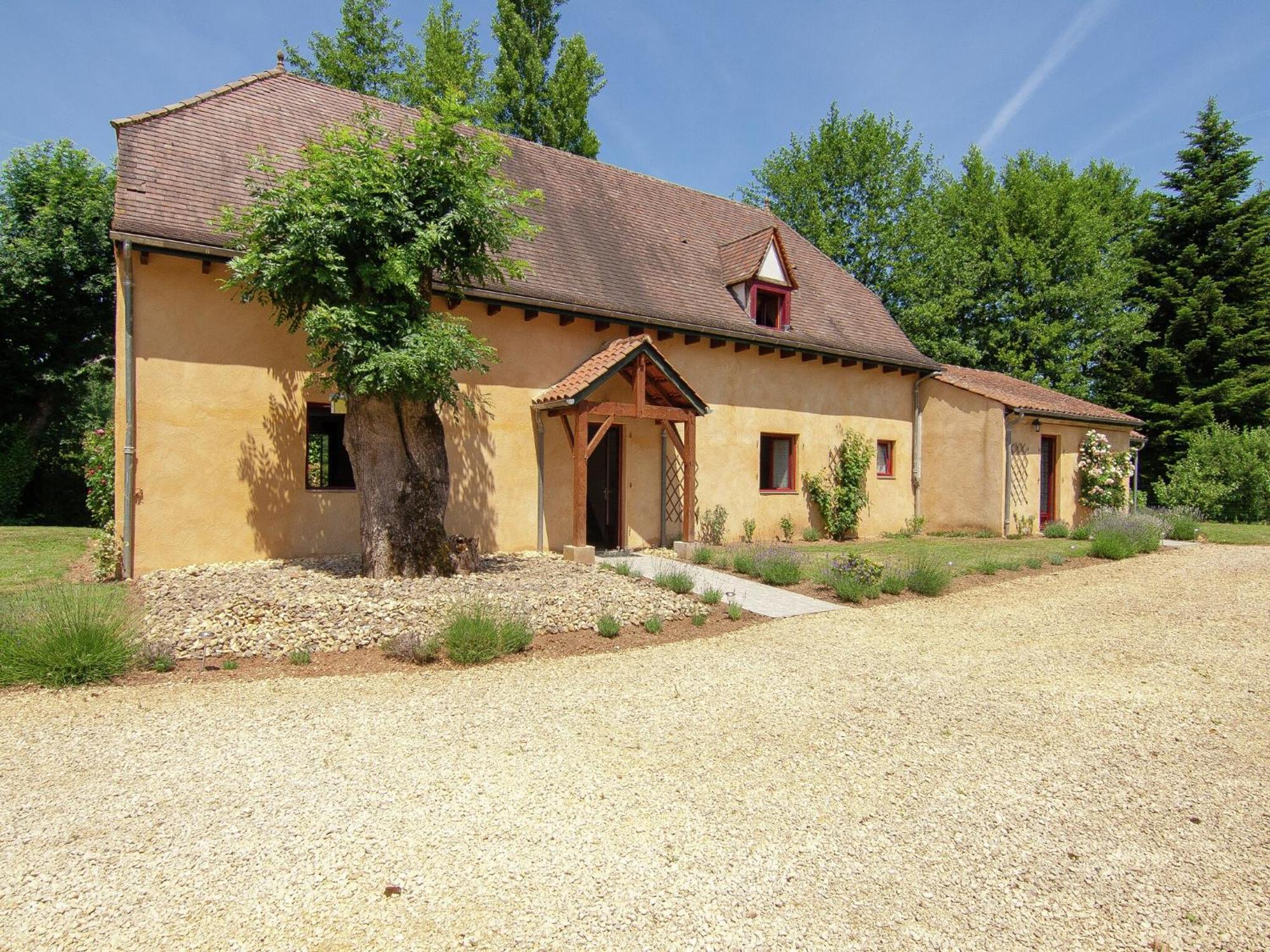 Appealing Apartment In Vezac With Swimming Pool Beynac-et-Cazenac Eksteriør bilde