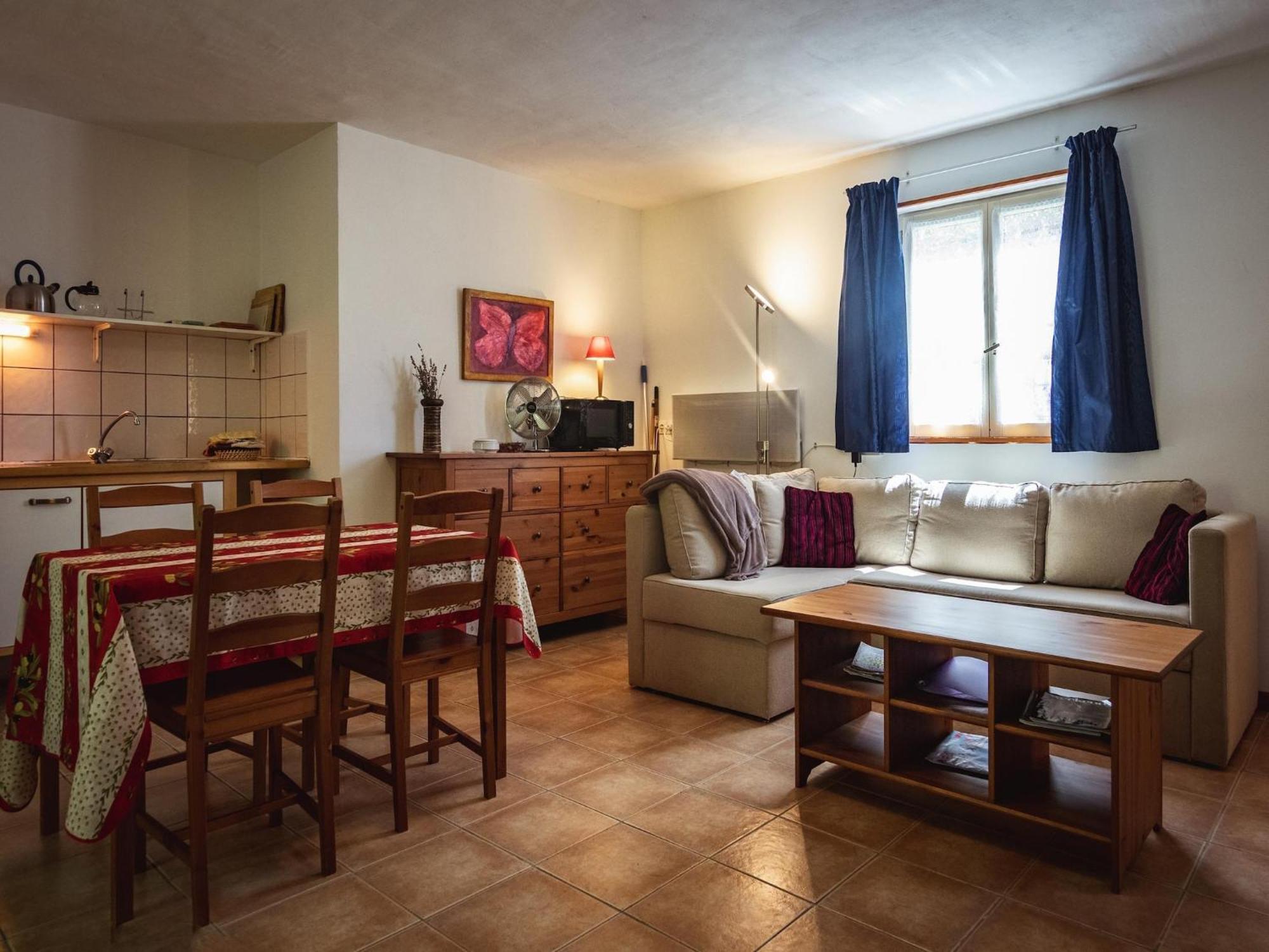 Appealing Apartment In Vezac With Swimming Pool Beynac-et-Cazenac Eksteriør bilde